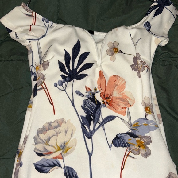 Forever 21 Dresses & Skirts - Floral Off-Shoulder Midi Dress